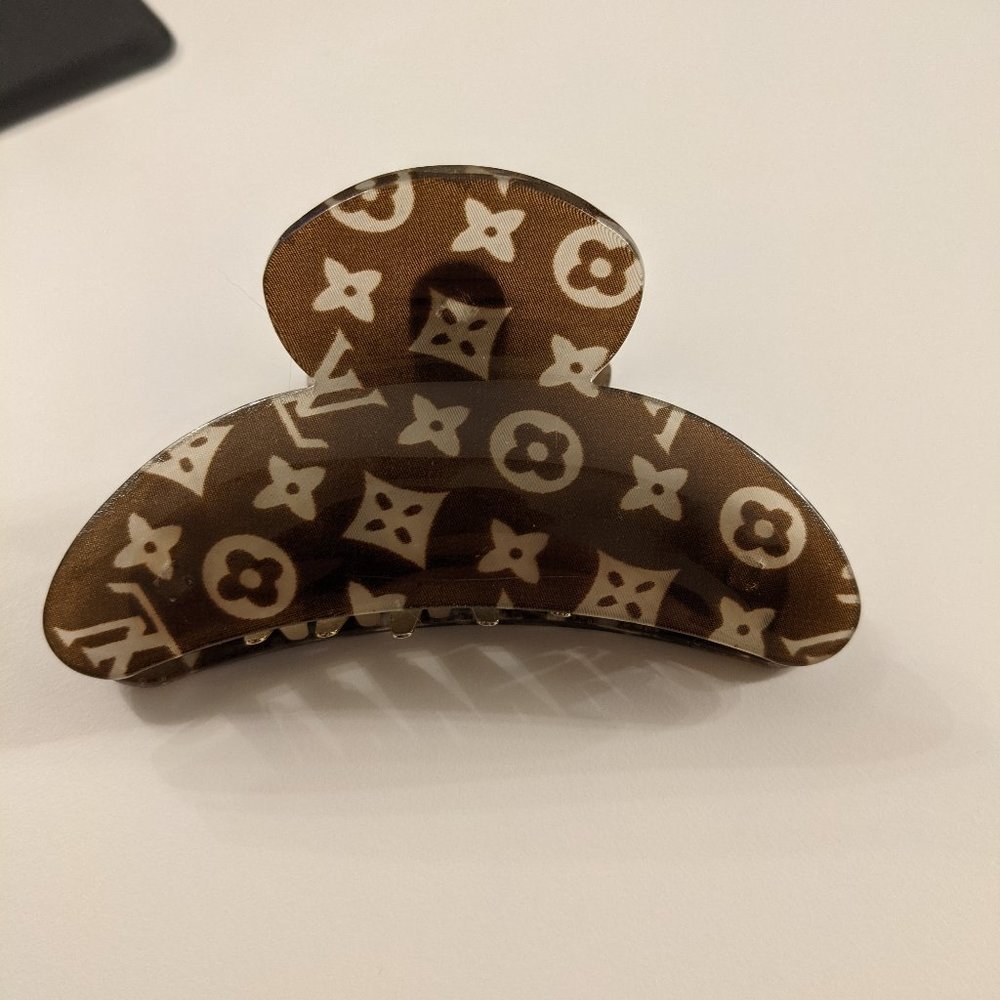 louis vuitton hair clip